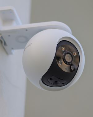 Cámara Wi-Fi con Paneo e Inclinación H8 Pro
